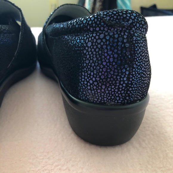 alegria peacock blu/purple leather slip on NWOT - Picture 5 of 11